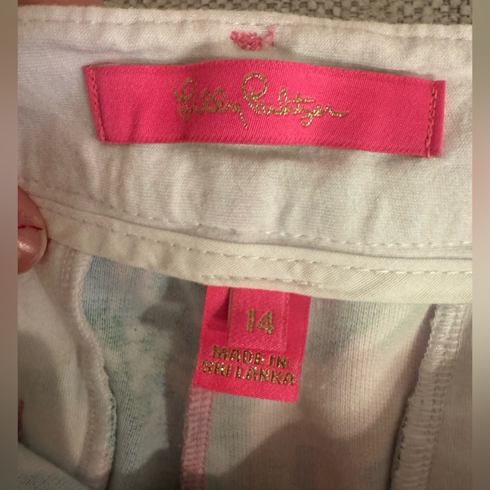Lilly Pulitzer Leafy Print Shorts with Gold Button Size 14 - Picture 5 of 6